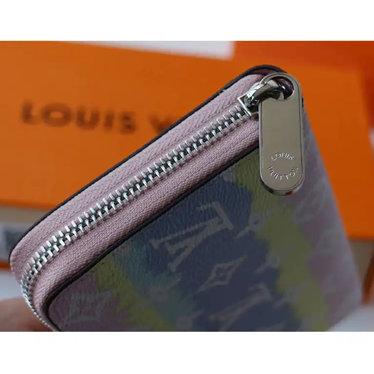 Bags 204B570014 LV 0822